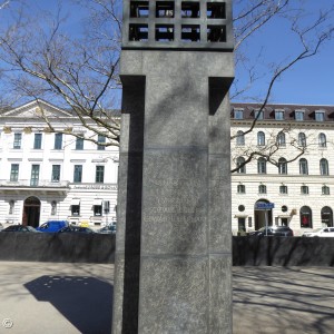 Gedenkstein am Platz der Opfer des Nationalsozialismus.